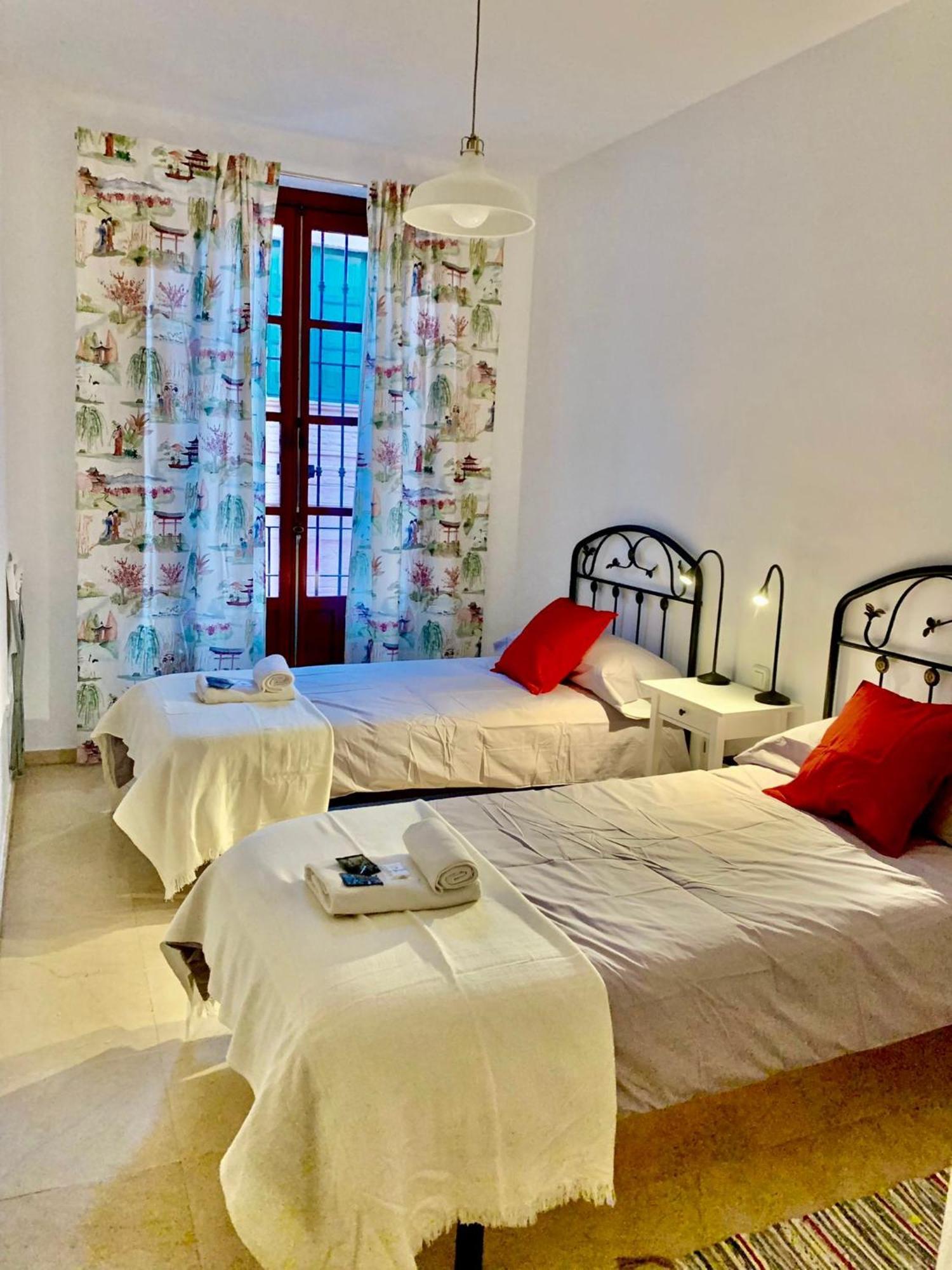 Apartamento Torre De La Plata Sevilla Exteriör bild